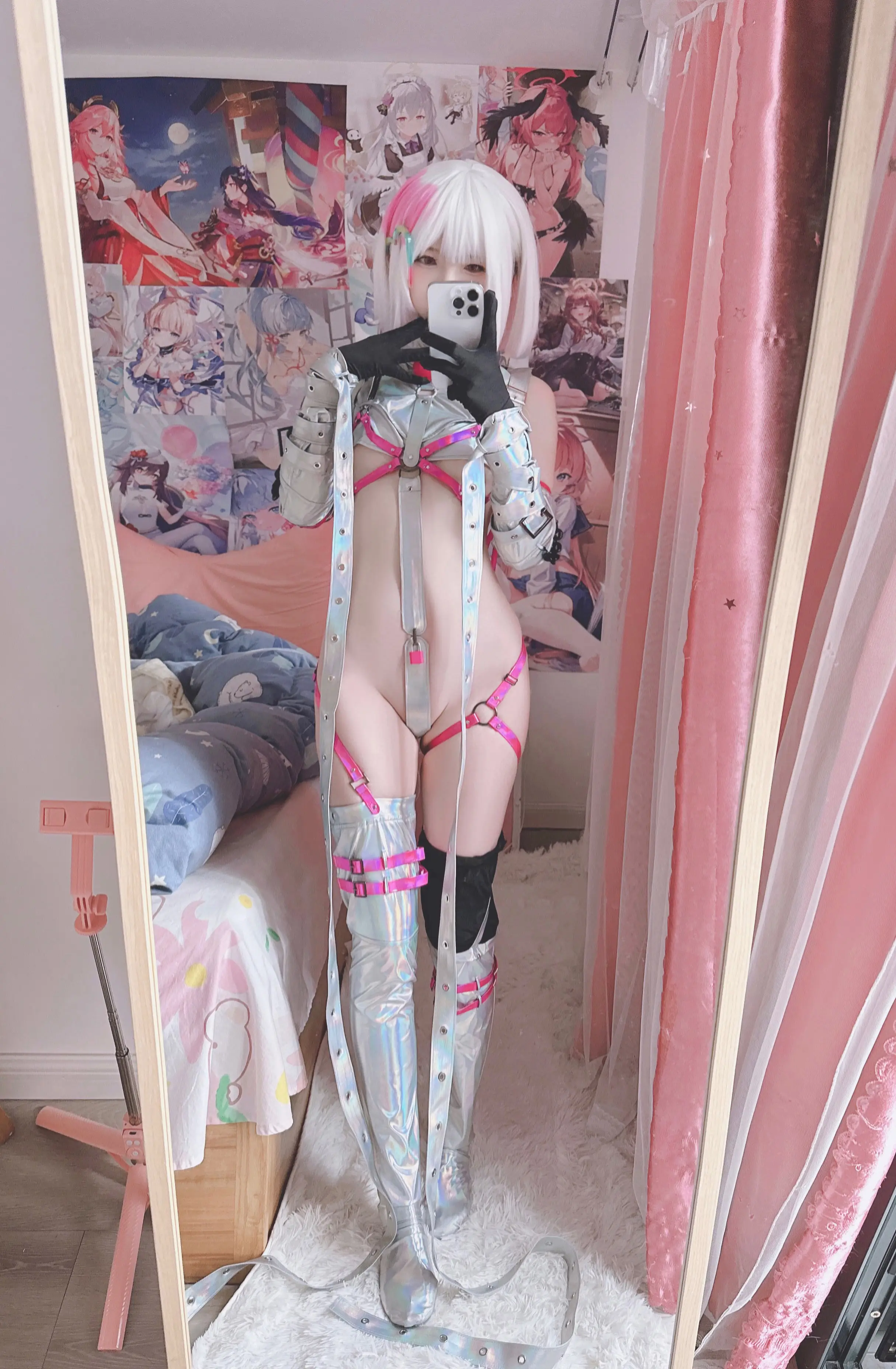 [习呆呆] 多娜多娜一起干坏事吧 ポルノ [15P1V - 52MB][Gofile]